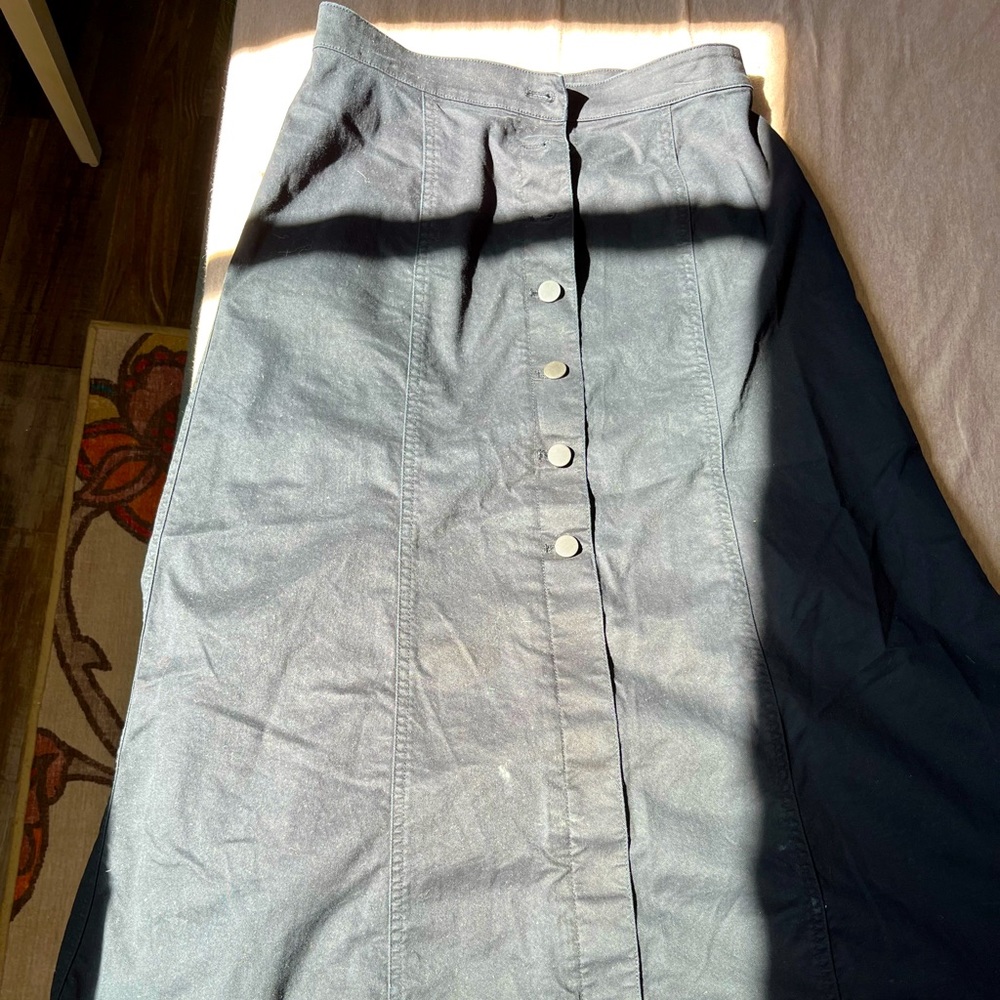 Uniqlo black A-line midi skirt